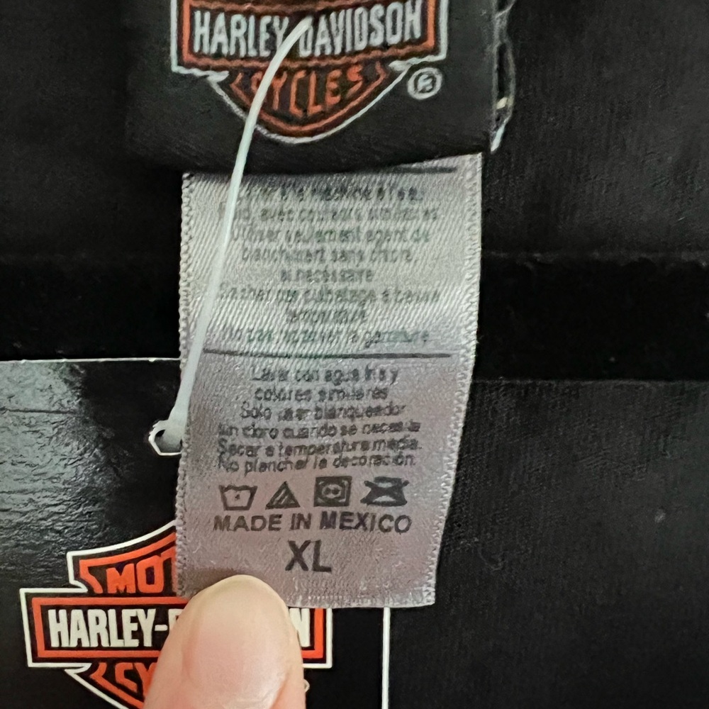 NWT Harley-Davidson Women's Distressed Black Freedom V Neck Tee size XL - Picture 3 of 5